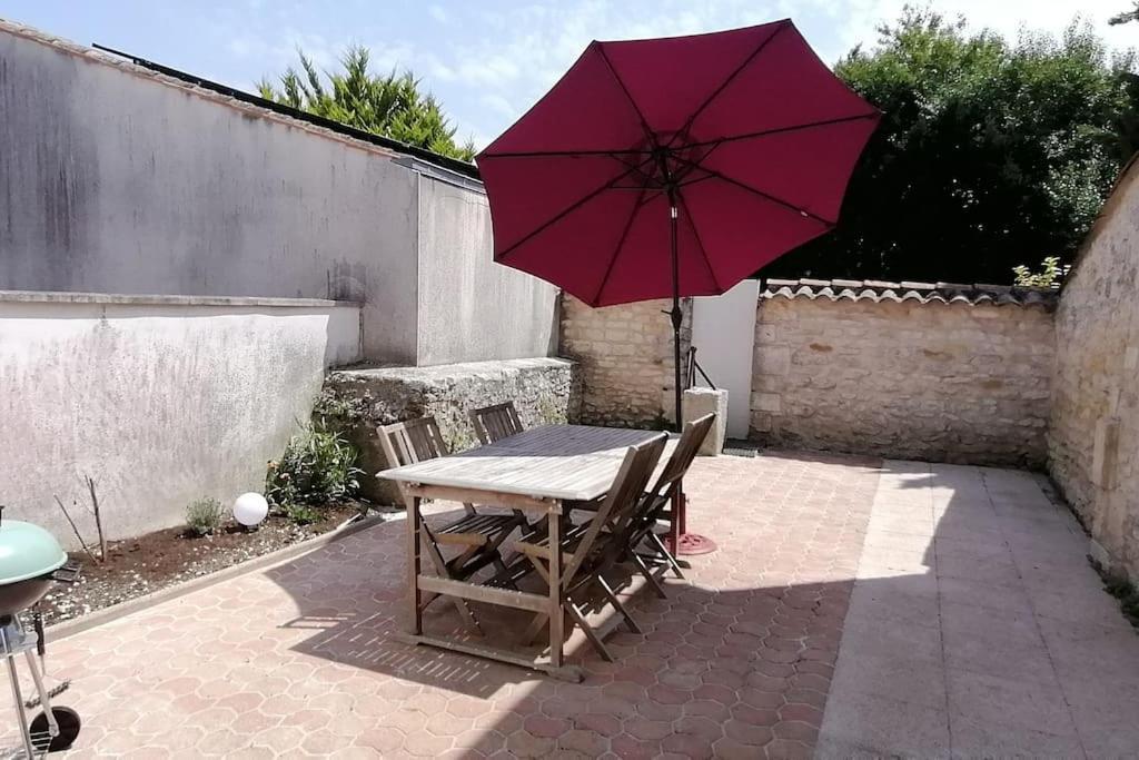 Les Roses Tremieres Villa Saujon Exterior photo